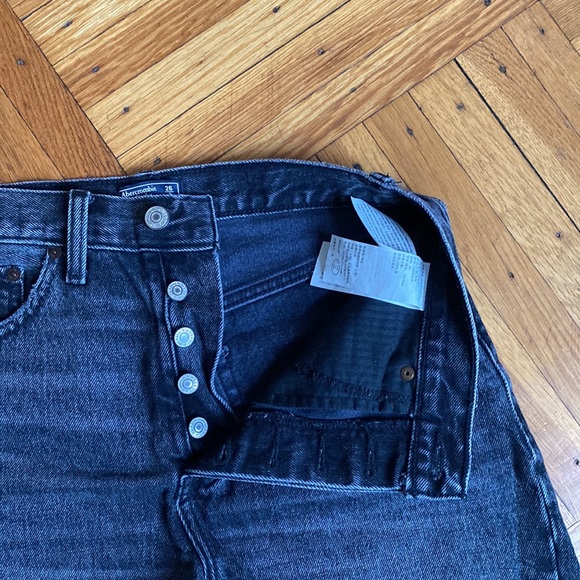 Abercrombie & Fitch high rise black short size 26/2 - Picture 3 of 4